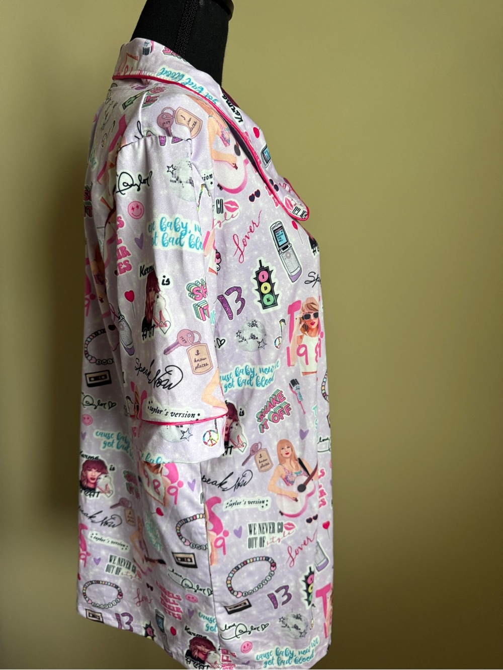 Taylor Swift Graphic pajama top - Picture 3 of 8